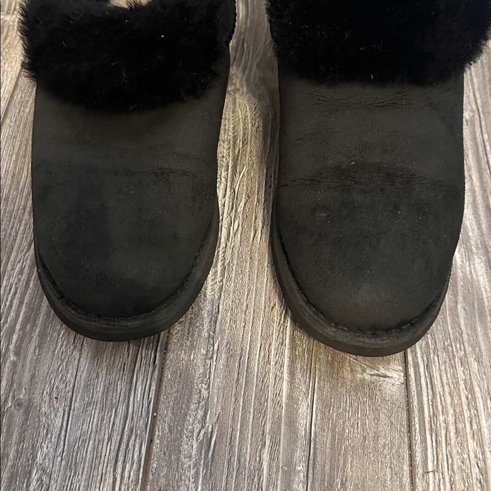 UGG Black Shearling Pull-On Boots Size 9 US Women Fur Lined Winter Shoes - Picture 4 of 15